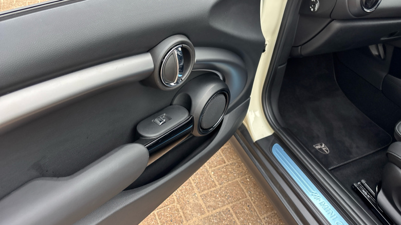 MINI Hatchback 2.0 Cooper S Exclusive 3dr Auto Petrol Hatchback